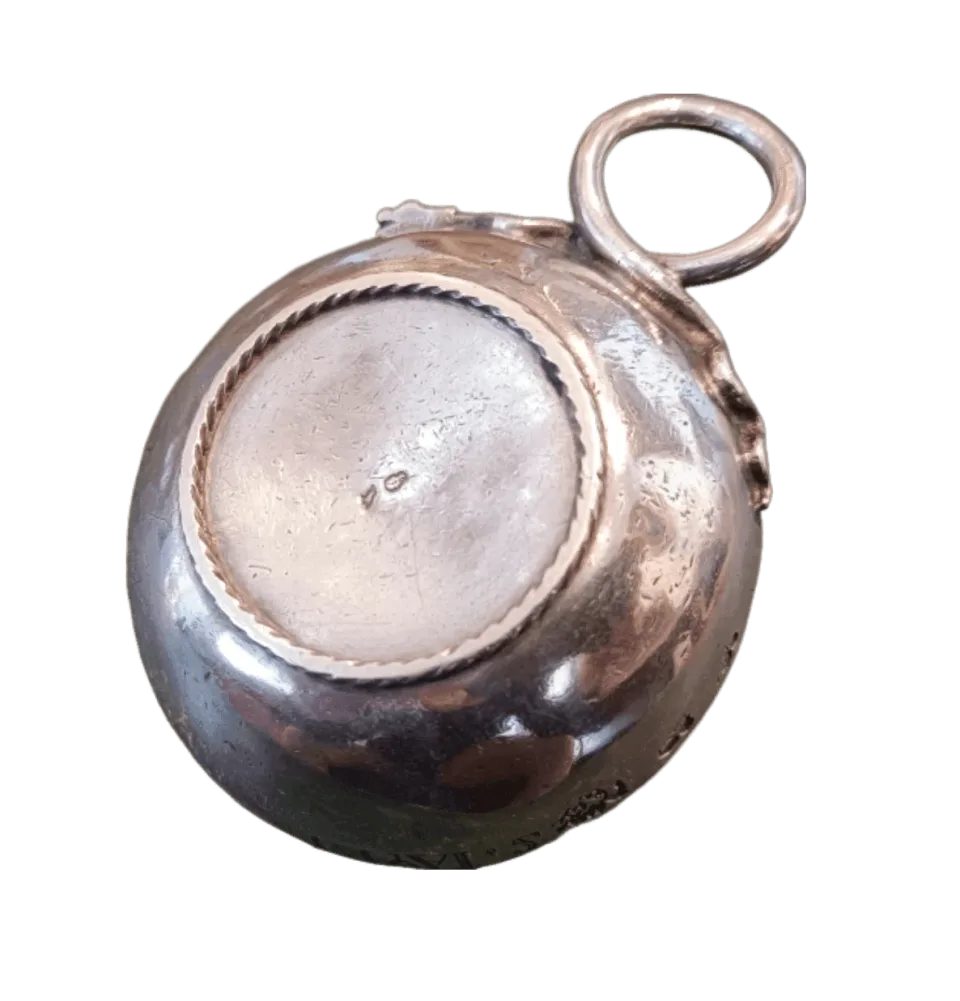 Silbernes Tastevin mit schlangenförmigem Henkel, Paris, um 1756–1762